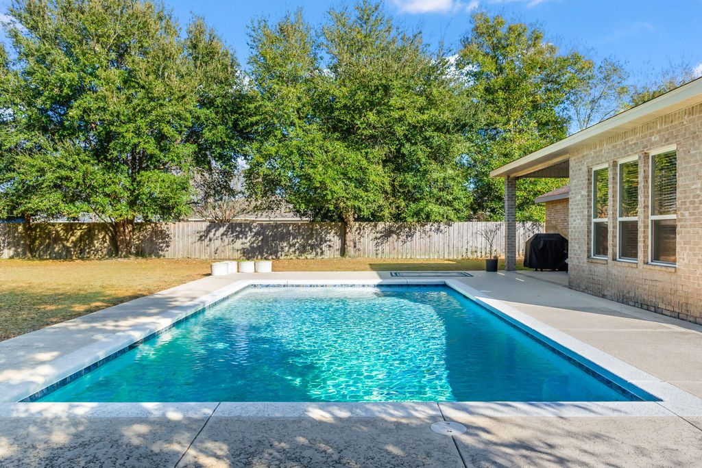 8310 Verano Street, Navarre, FL 32566