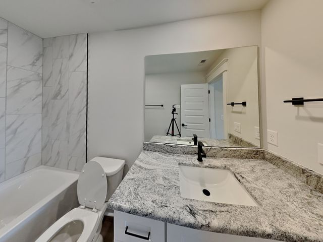 544 Kingwood Ln, White House, TN 37188