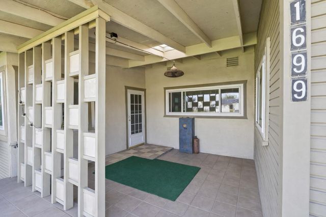 1699 E Academy Avenue, Tulare, CA 93274