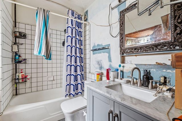 1699 E Academy Avenue, Tulare, CA 93274