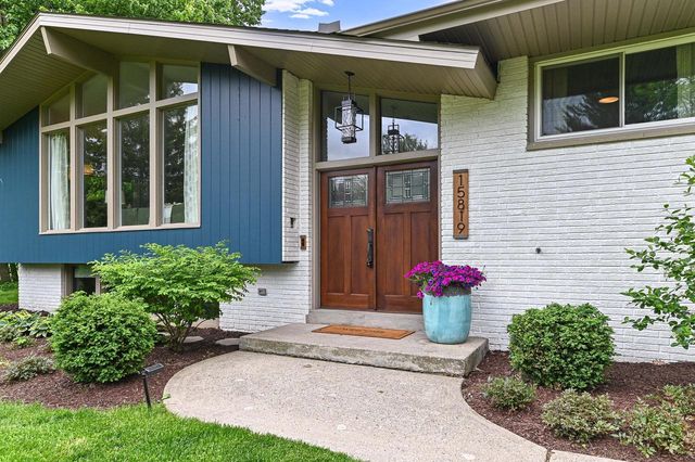 N63W15819 Claremore CIRCLE, Menomonee Falls, WI 53051