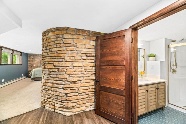 N63W15819 Claremore CIRCLE, Menomonee Falls, WI 53051