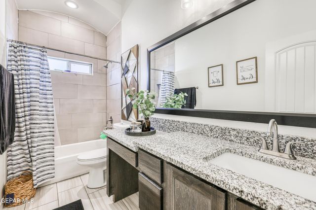 412 Villa Sol Court, Socorro, TX 79927