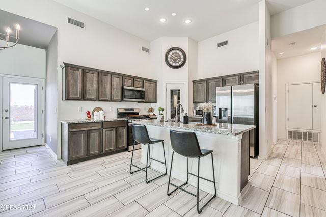 412 Villa Sol Court, Socorro, TX 79927