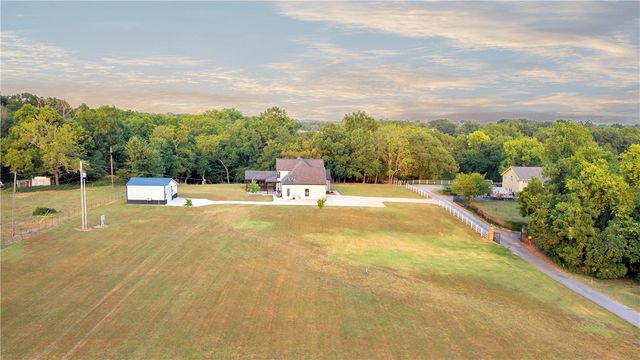 11958 Landers Road, Rogers, AR 72756