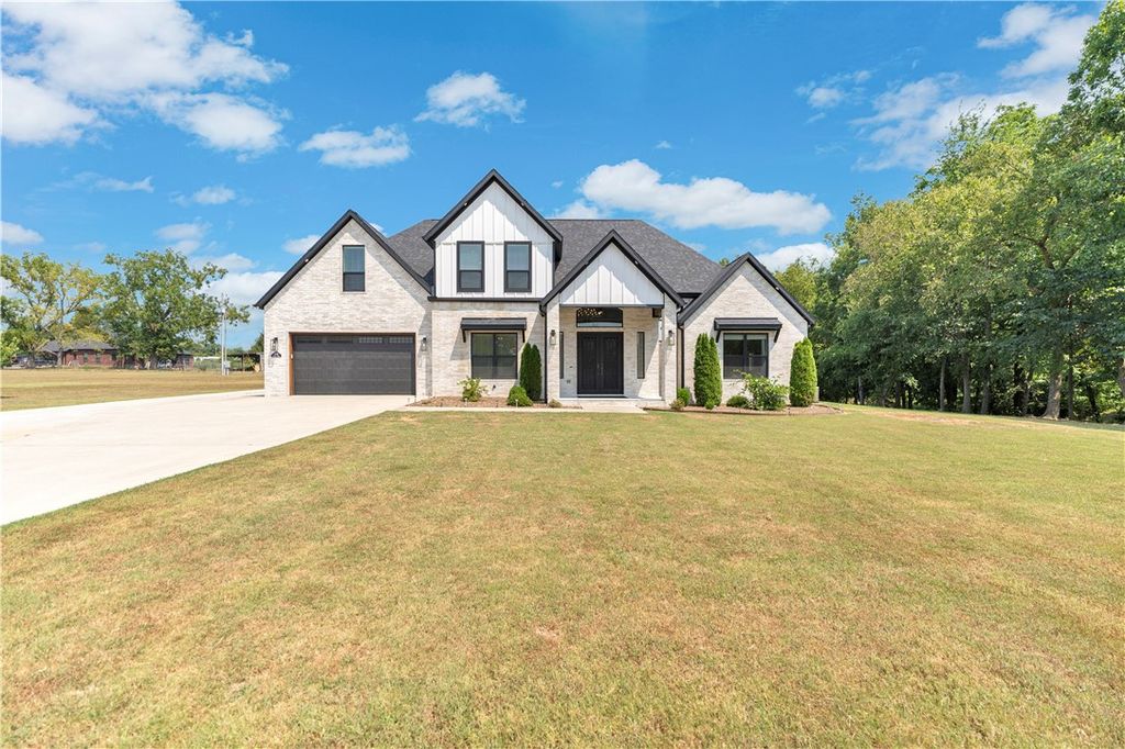 11958 Landers Road, Rogers, AR 72756