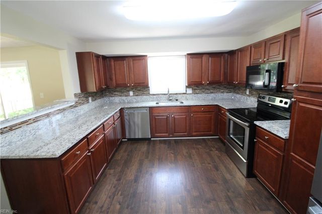 6 Snidow BLVD, Newport News, VA 23608