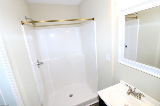 6 Snidow BLVD, Newport News, VA 23608