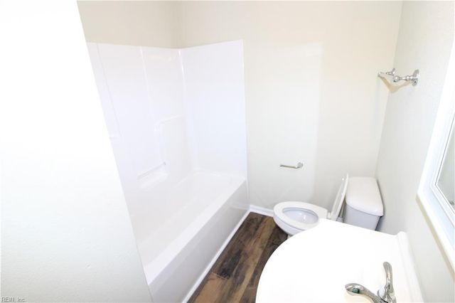6 Snidow BLVD, Newport News, VA 23608