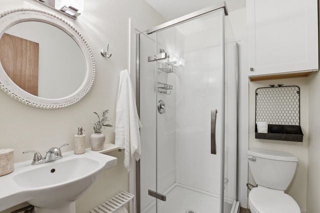 6110 N Ryley Ln, Otis Orchards, WA 99027