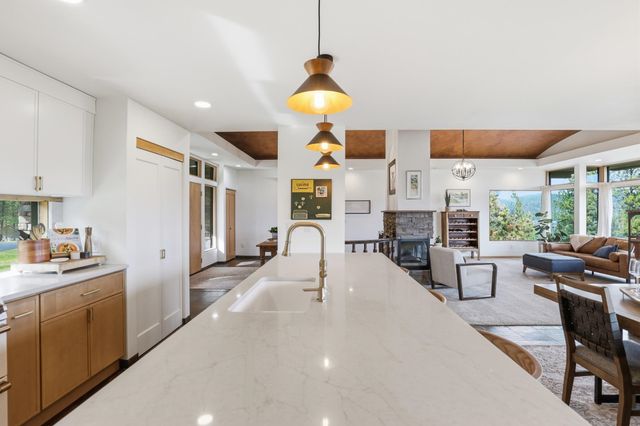 6110 N Ryley Ln, Otis Orchards, WA 99027