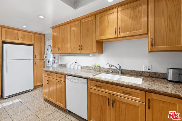 11619 Daleside Avenue, Hawthorne, CA 90250