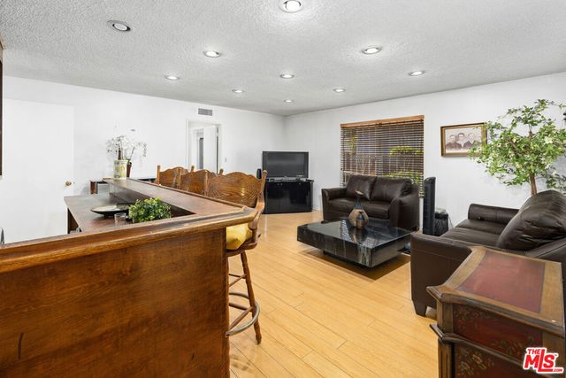 11619 Daleside Avenue, Hawthorne, CA 90250
