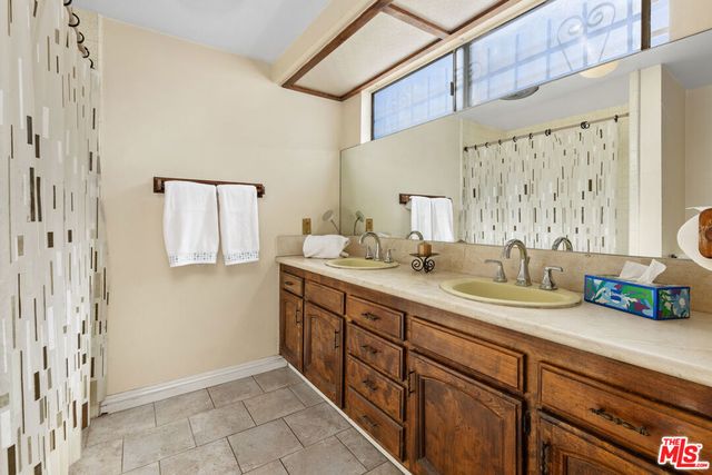 11619 Daleside Avenue, Hawthorne, CA 90250