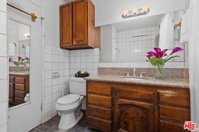11619 Daleside Avenue, Hawthorne, CA 90250