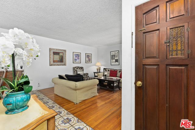11619 Daleside Avenue, Hawthorne, CA 90250