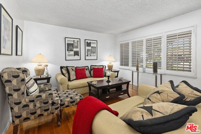 11619 Daleside Avenue, Hawthorne, CA 90250