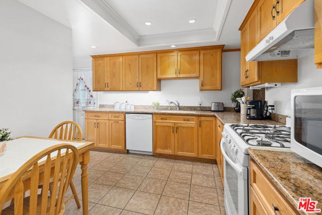 11619 Daleside Avenue, Hawthorne, CA 90250