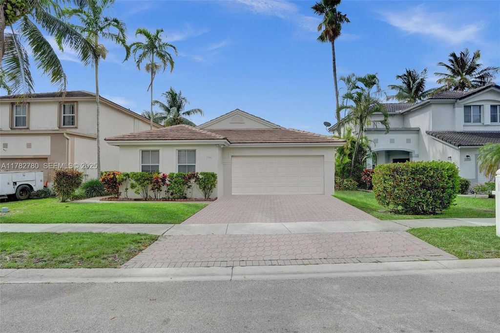 7324 NW 1st Place, Plantation, FL 33317