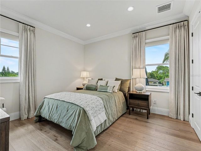 732 SHORE DRIVE E, Oldsmar, FL 34677