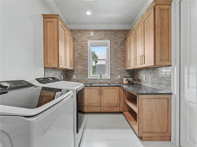 732 SHORE DRIVE E, Oldsmar, FL 34677