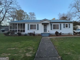 201 Vinson Street, Byron, GA 31008