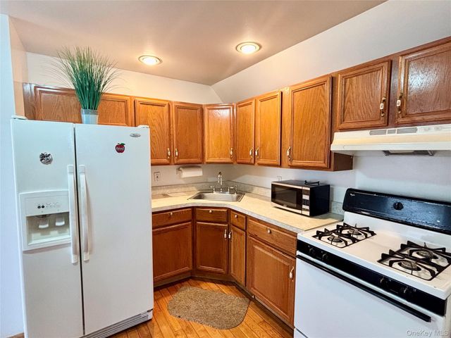 177-45 Meadow Road 2nd Floor, Jamaica, NY 11434