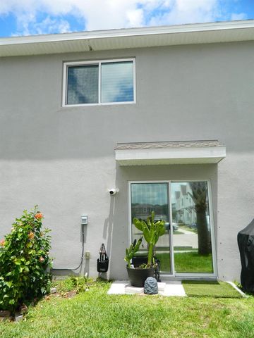 3345 Liberty Square Way 101, Fort Pierce, FL 34982