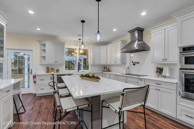 447 W Park Avenue, Oakhurst, NJ 07755