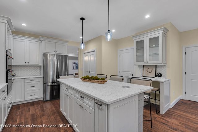 447 W Park Avenue, Oakhurst, NJ 07755