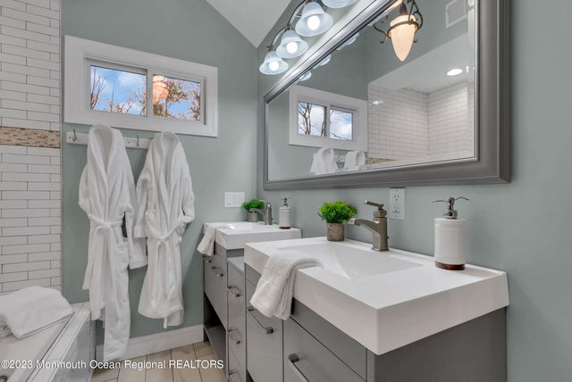 447 W Park Avenue, Oakhurst, NJ 07755