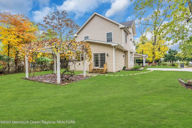 447 W Park Avenue, Oakhurst, NJ 07755