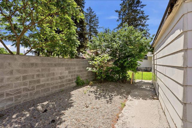 4012 W Longfellow Ave, Spokane, WA 99205