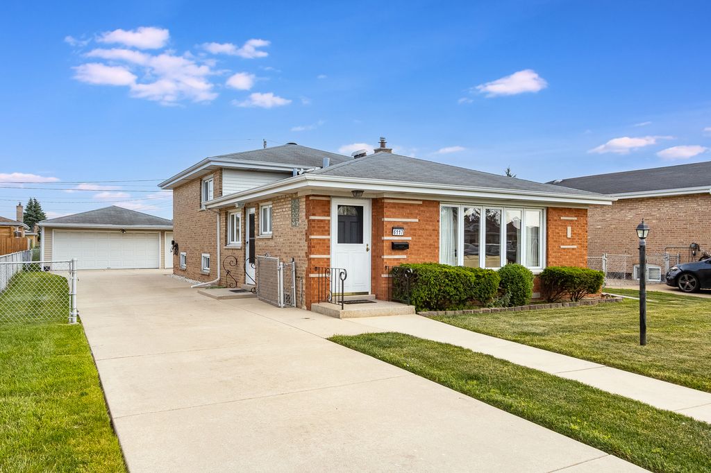 6117 W 80th Street W, Burbank, IL 60459