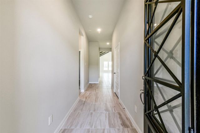 421 Barton Place Drive, Tarkington, TX 77327