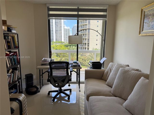 20185 E Country Club Drive 510, Aventura, FL 33180