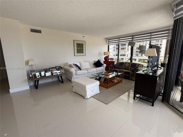 20185 E Country Club Drive 510, Aventura, FL 33180