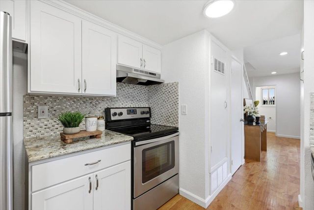 236 E Red Oak Drive B, Sunnyvale, CA 94086