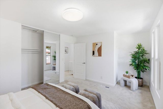 236 E Red Oak Drive B, Sunnyvale, CA 94086