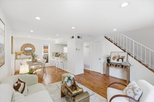 236 E Red Oak Drive B, Sunnyvale, CA 94086