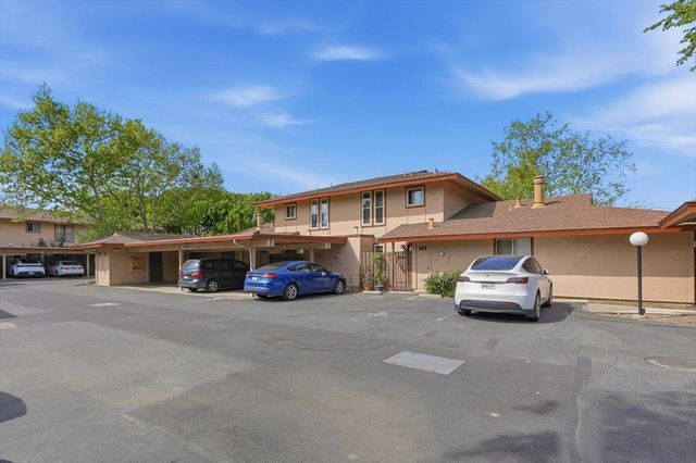 236 E Red Oak Drive B, Sunnyvale, CA 94086