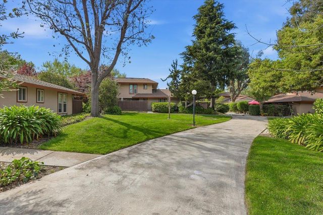 236 E Red Oak Drive B, Sunnyvale, CA 94086