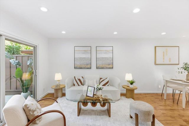 236 E Red Oak Drive B, Sunnyvale, CA 94086