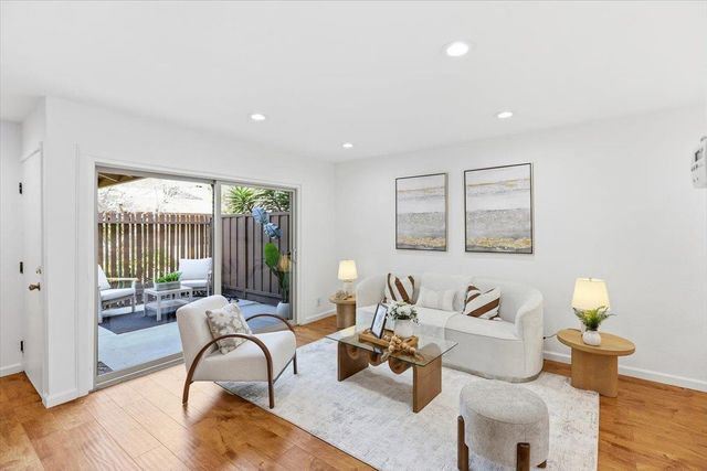 236 E Red Oak Drive B, Sunnyvale, CA 94086