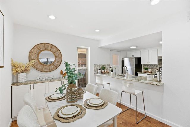 236 E Red Oak Drive B, Sunnyvale, CA 94086