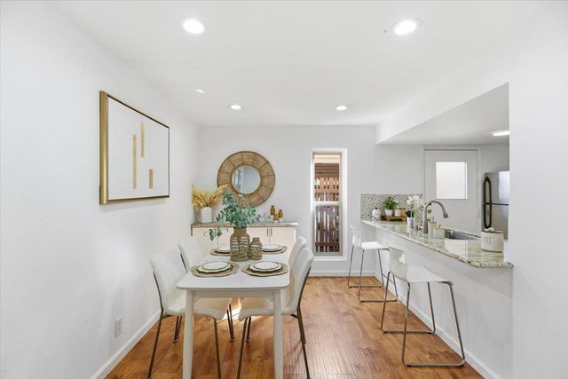 236 E Red Oak Drive B, Sunnyvale, CA 94086