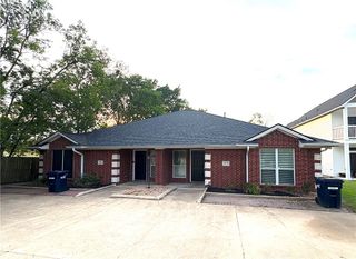 205 #B Cooner, College Station, TX 77840