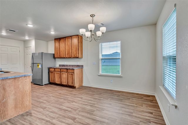 624 Crockett Drive, Cleburne, TX 76033