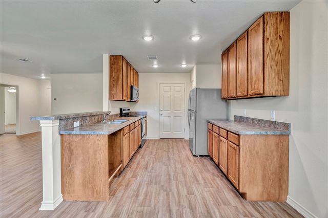 624 Crockett Drive, Cleburne, TX 76033