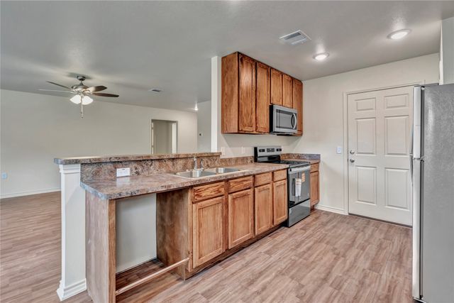 624 Crockett Drive, Cleburne, TX 76033